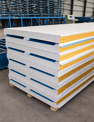 Rigid polyurethane foam sandwich panel used for thermal insulation in industrial buildings